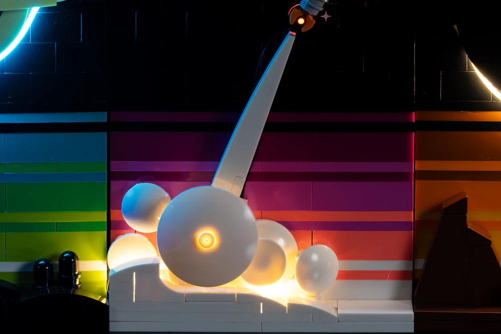 LED-Lighting-Kit-for-LEGO-Tales-of-the-Space-Age